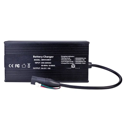 Vendita diretta in fabbrica DC 29,4 V 12A 360 W caricabatteria per 7 s. Batteria agli ioni di litio da 24V 25,9 V con grado di protezione IP54 impermeabile IP56