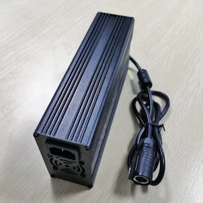 Caricabatterie CC 84V 4A 360W in vendita diretta in fabbrica per 20 secondi Batteria agli ioni di litio/polimeri di litio da 72 V 74V con PFC