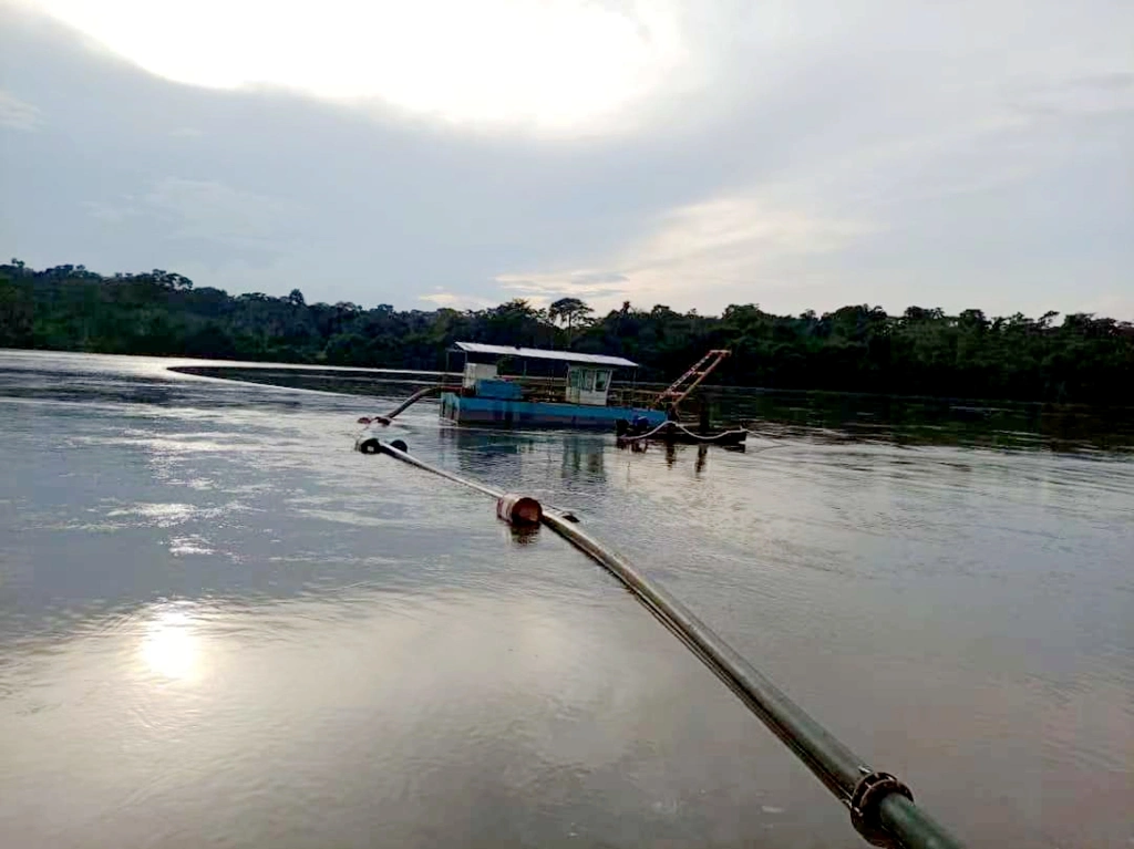 Gambia14 Inch Sand Dredge Machine Sand Dredge for Sale Sand Dredging Dredgerwith Competitive Price