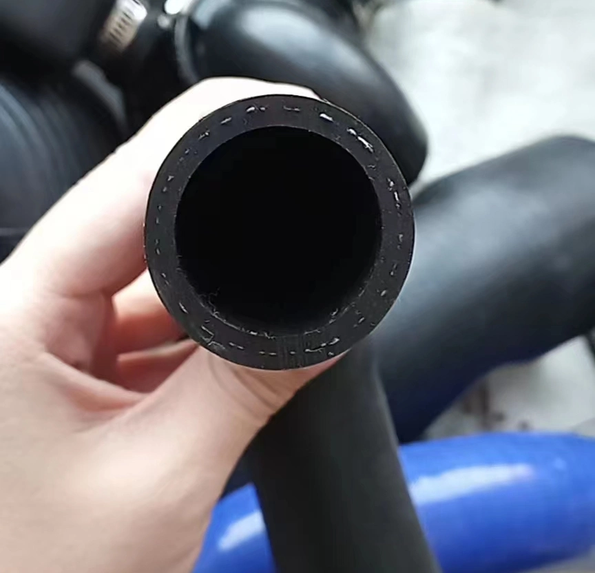 Toyota 16572-73121 High-Performance Intake Hose EPDM Truck Water Pump Hyundai Elantra Radiator Auto Water Tank Rubber Product Rubber Hose