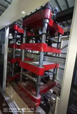 Vacuum Thermocol Plate Take Away Food Container Thermoforming Machine (SGW-680/550)