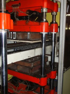 Vacuum Thermocol Plate Take Away Food Container Thermoforming Machine (SGW-680/550)