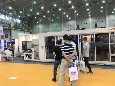 Vacuum Thermocol Plate Take Away Food Container Thermoforming Machine (SGW-680/550)