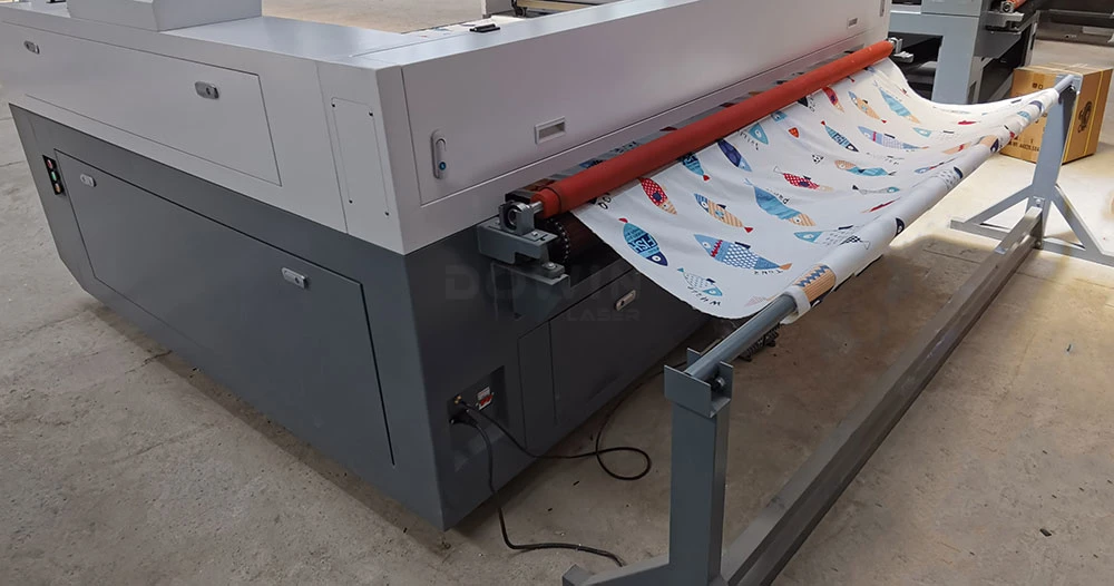 CCD Camera 1812 Fabric Laser Cutting Machine Auto Dual Heads 130W CO2 Textile Cloth Laser Cutter for Sublimation.