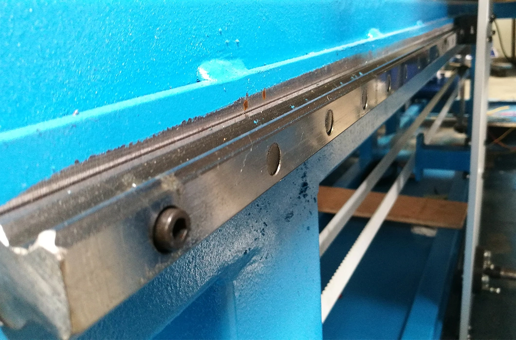 CNC Contour vertical blade foam Cutting Machine