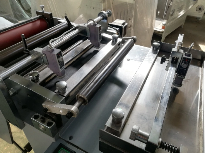 Automatic Roll Film, Foam, Sticker Label Die Cutting Machine/Die Cutter (DP-320G)