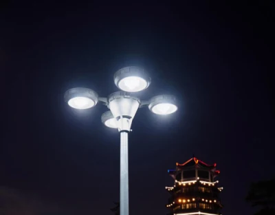 China Manufacturer Solar Lamp Post for Garden Solar LED Light for Garden/Home/Camping