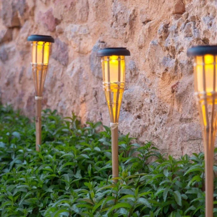 Solar Flickering LED Island Torches, Dusk to Dawn Dancing Solar LED Lights