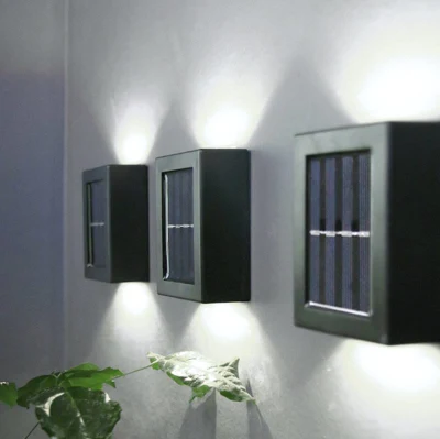 LUZ LED de pared solar exterior Porch Garden lámpara de pared impermeable Arriba y abajo luminosa Escalera de patio Luz solar para el jardín