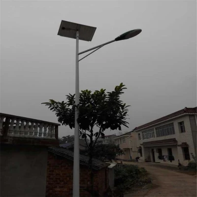 Galvanizado en caliente Farola solar de 4m de los precios de los postes de acero