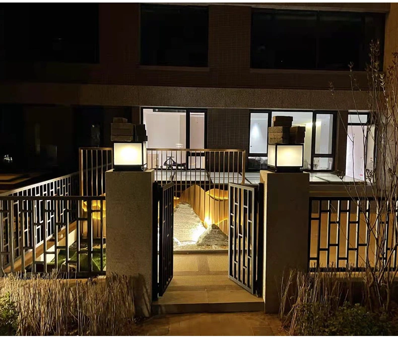 Outdoor Landscape Fence Waterproof Post Light Garden Gate IP65 LED Solar Pillar Light
