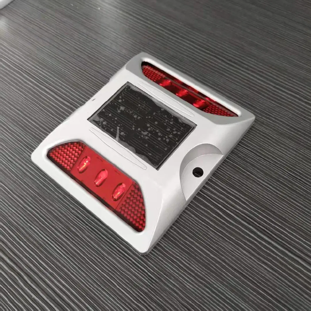 LED Traffic Warning Light on The Ground Round Solar Road Stud