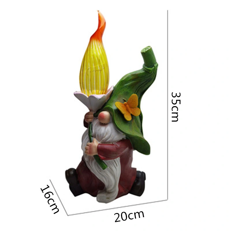 2021 Amazon Hot Selling Garden Decorative Dwarfs Holding Torch Resin Gnome Statue Solar Light