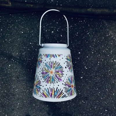  Nuovo design proiezione solare fuoco Hanging Garden Light alta qualità Giardino esterno lampada solare giardino LED decorazione luce