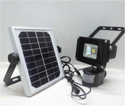  LED ricaricabile da 50 W impermeabile IP65 con alimentazione solare da campeggio Proiettore