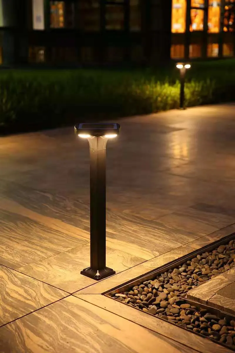 Home Retro Lawn Street Waterproof PC Round Powered 4 Lamps Die-Casting Aluminum New Design Outdoor Small Wall Solar Garden Light