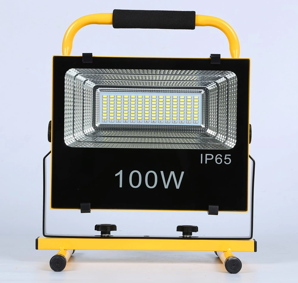 Yaye 18 Hot Sell 50W/100W Portable Solar LED Flood Light /100W USB Portable Solar LED Spotlight with Working Time: 8-10 Hours