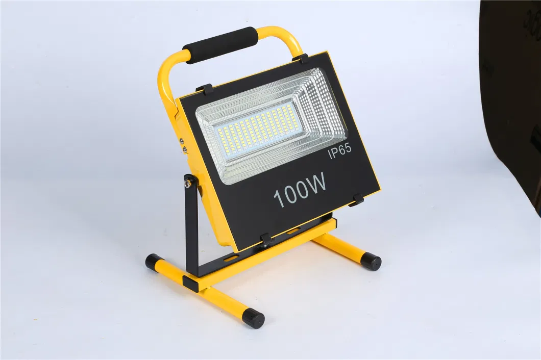 Yaye 18 Hot Sell 50W/100W Portable Solar LED Flood Light /100W USB Portable Solar LED Spotlight with Working Time: 8-10 Hours