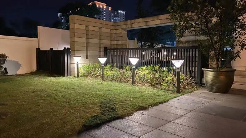 Sll-005 Solar Powered Outdoor Waterproof LED Lawn Garden Courtyard Light for Decoration Design Landscape Ground Wall