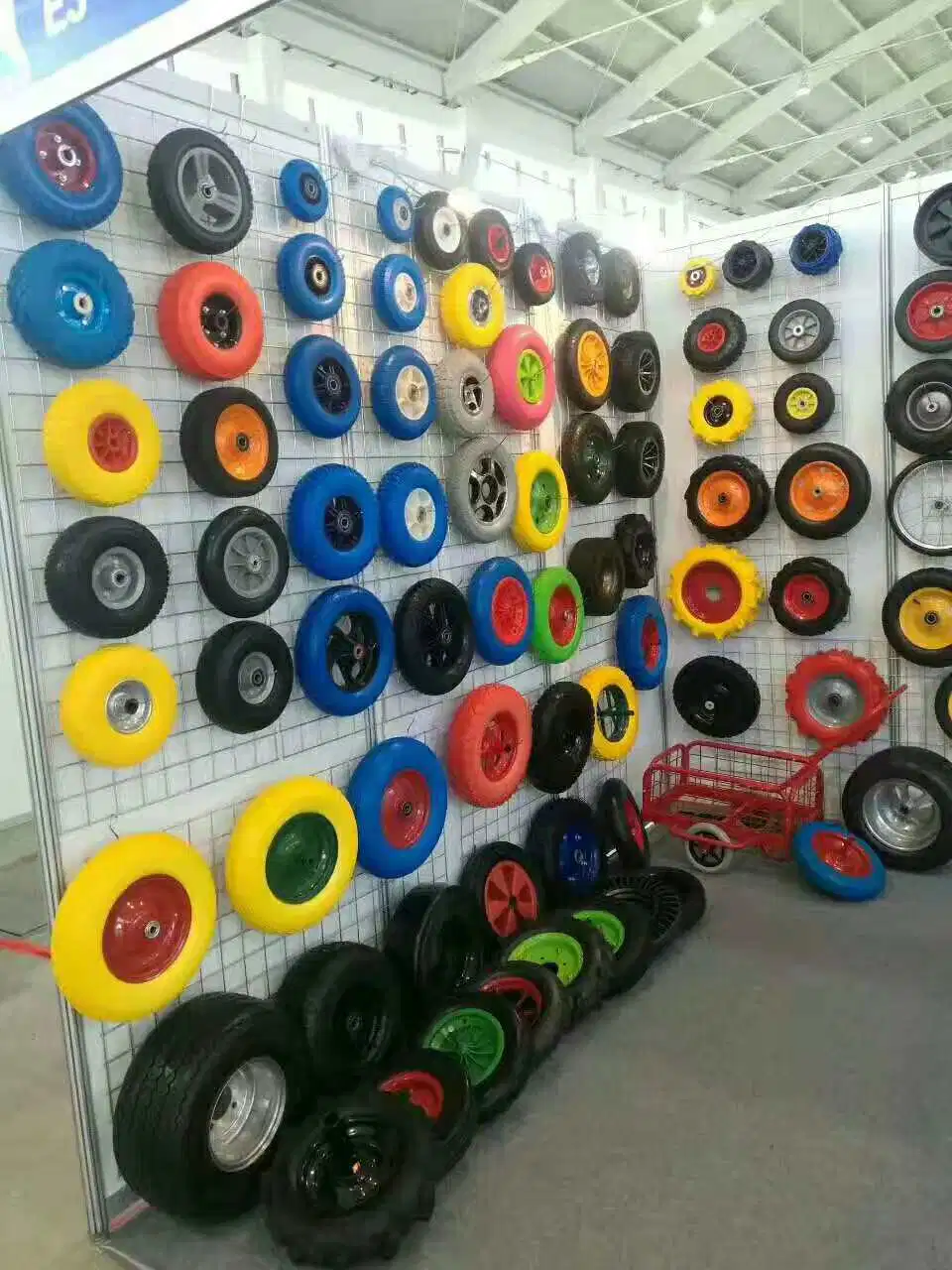 Colour PU Wheel with Steel /Plastic Rim PU Foam Tyre (4.00-8)