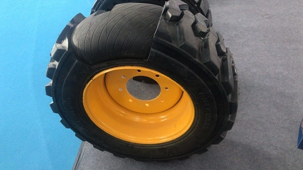 PU Foam Filled Tires/Polyurethane Filled Tyre/Aerial Work Machine Tire Boom Lift Tire 445/65-22.5