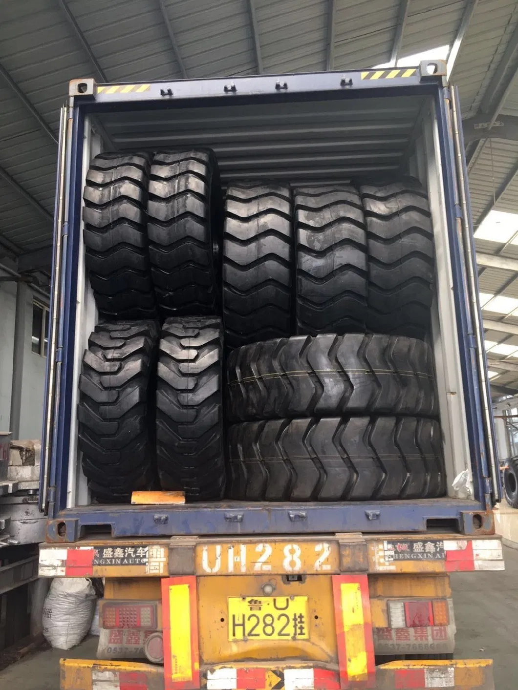 Industrial Thailand Rubber Llanta Tyres 20.5-25 23.5-25 26.5-25 29.5-25 off Road Heavy Duty Mining Dozer Scraper Grader Earthmover Dump Truck Loader Tyres/Tires