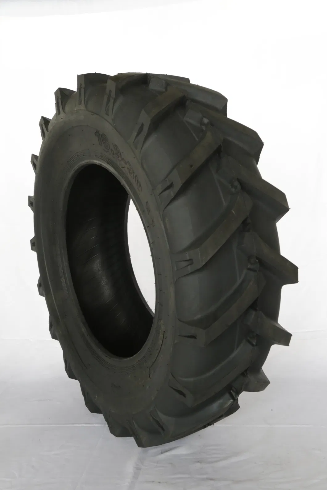 China Factory Cultivator Tire and Harvester Tire R1 16.9-30 16.9-28 16.9-34 Agricultural Tractor Tire