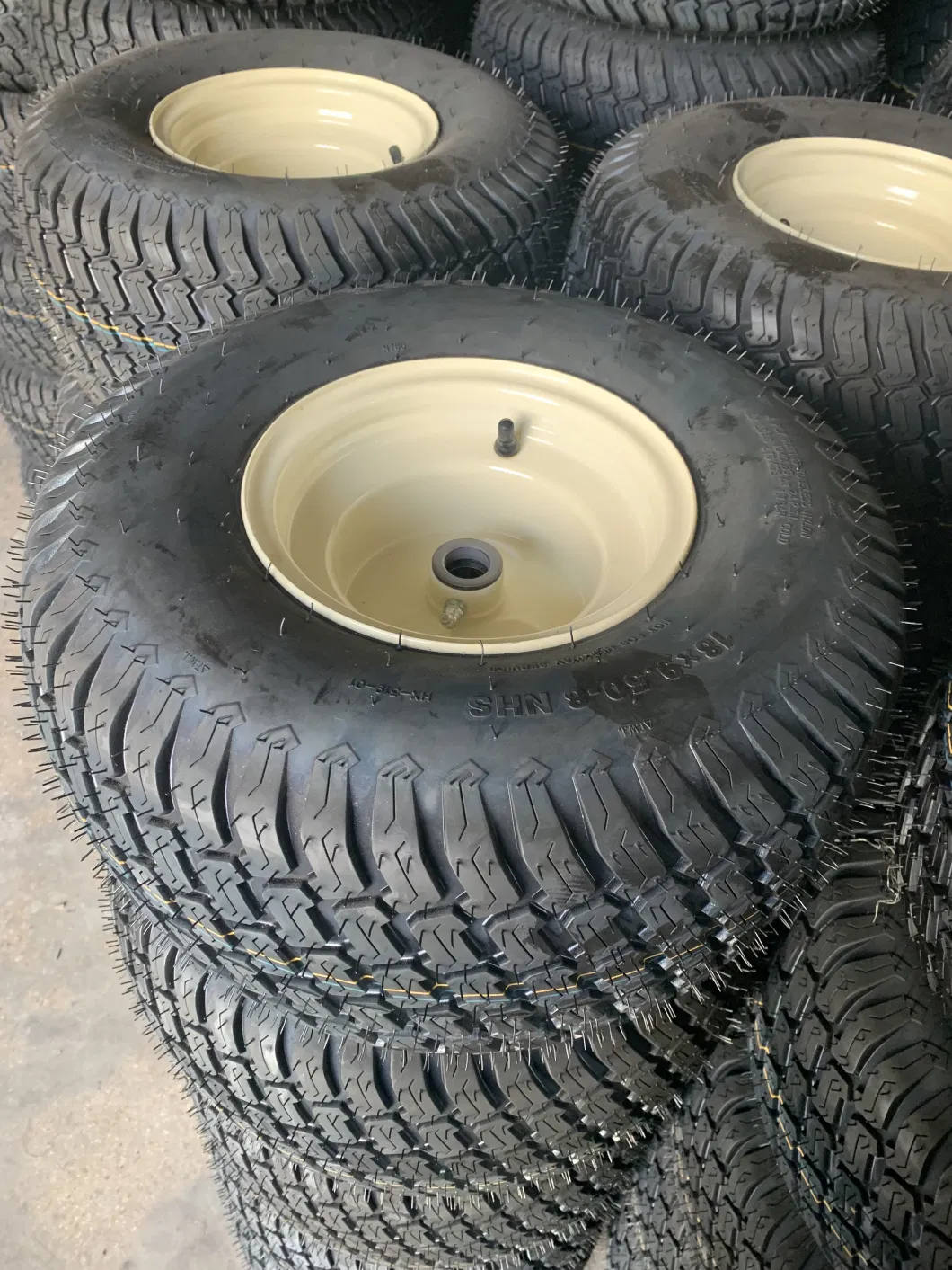 ATV/All Terrain Vehicle Tubeless Tire 18X9.50-8 Rubber Wheel