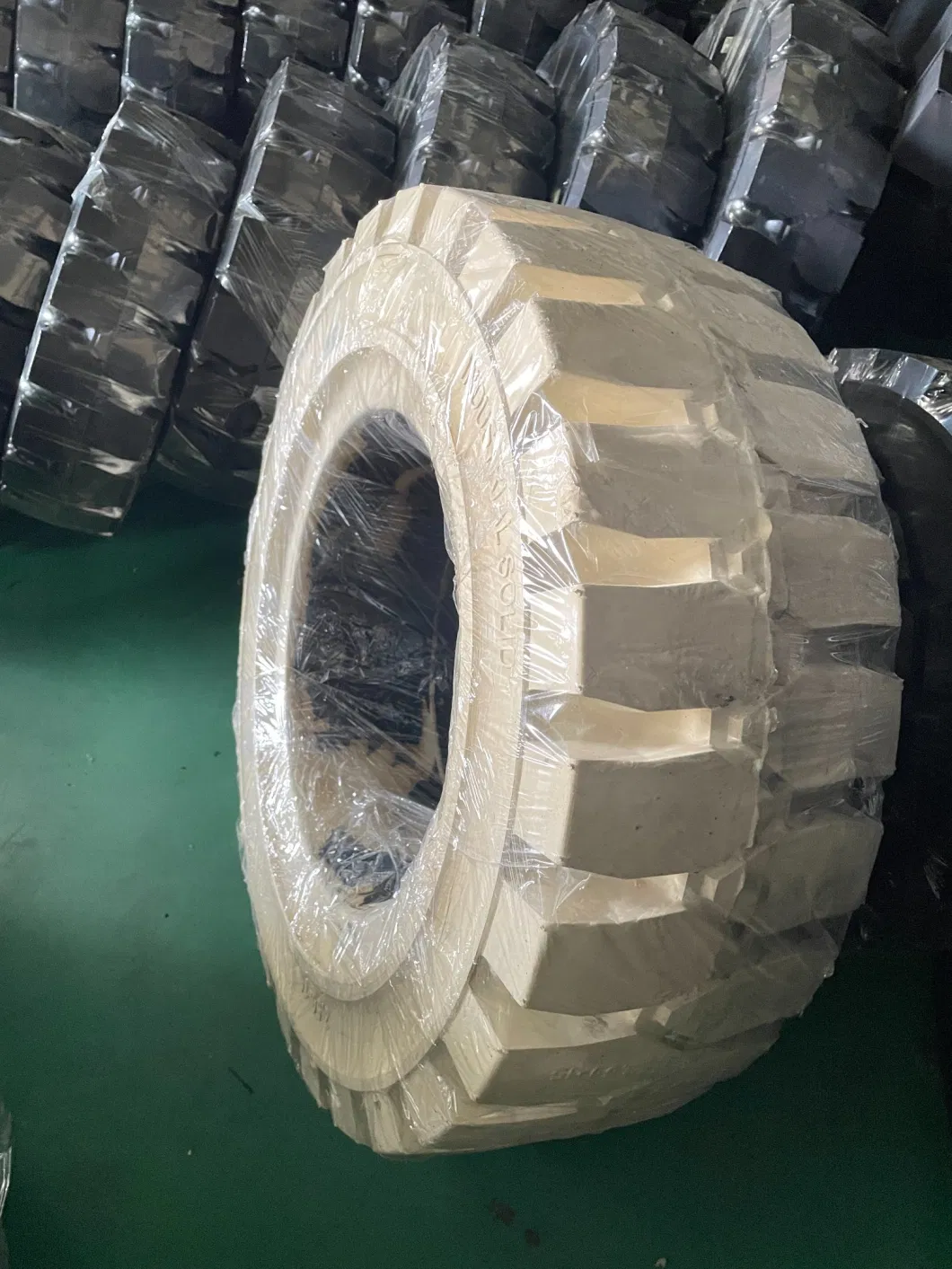 6.50-10 28*9-15 8.15-15 Tire Pneumatic Forklift Tyres Factory Price Rubber Wheel