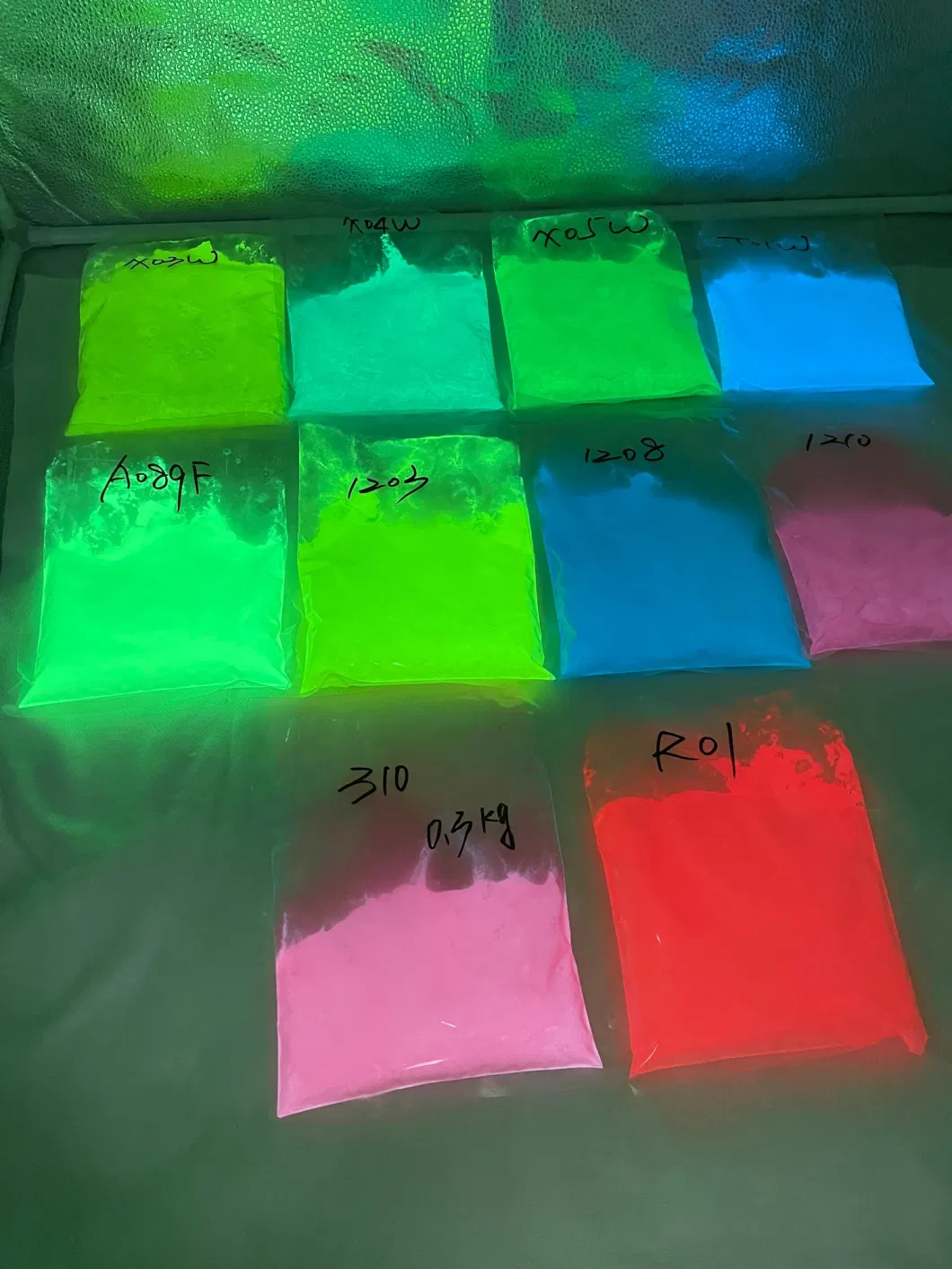 Factory Supply Pink/Yellow/Blue/Green/Purple/Lemon Yellow/Red Glow in The Dark Powder Pigment