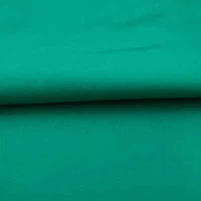 T/C65/35 tessuto liscio 24X24 100X52 155GSM 1/1con tinta IVA Verde bianco per tuta infermieristica