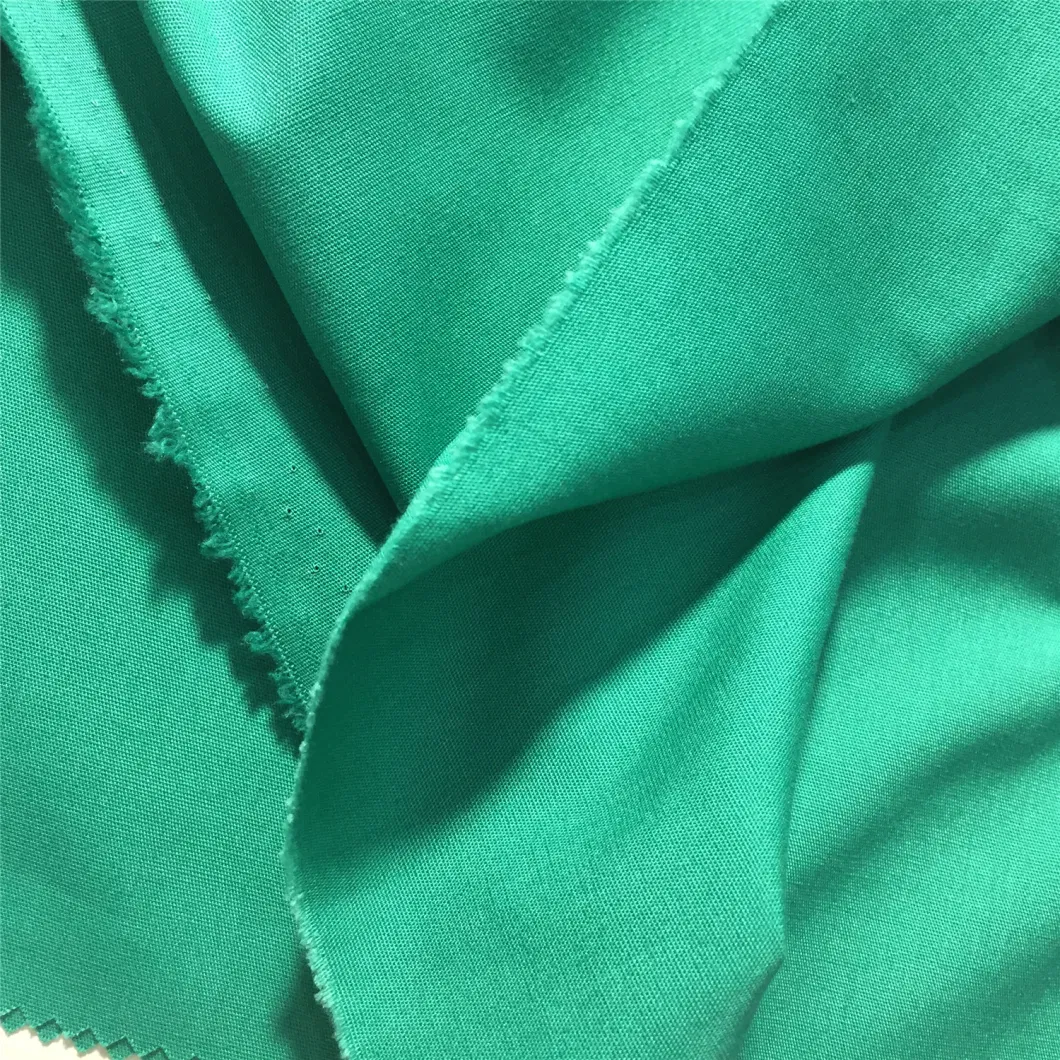 T/C65/35 Blended 24X24 100X52 155GSM 1/1plain Fabric with Vat Dyed White Green for Nurse Suit