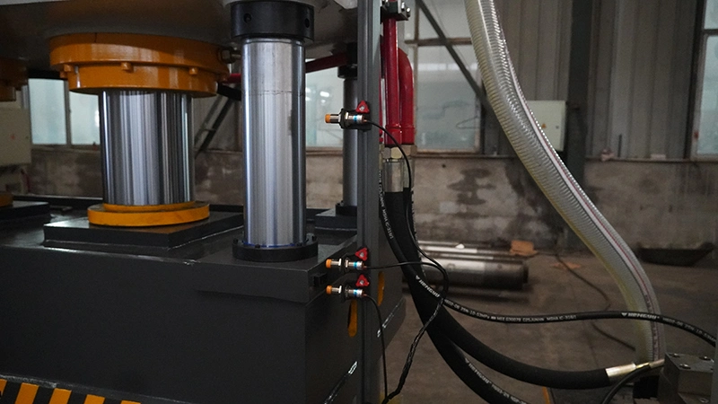 Yq32-315t Four-Column Hydraulic Press for Pressing Color Steel Tiles, Hydraulic Press for Pressing Metal Thin Sheets