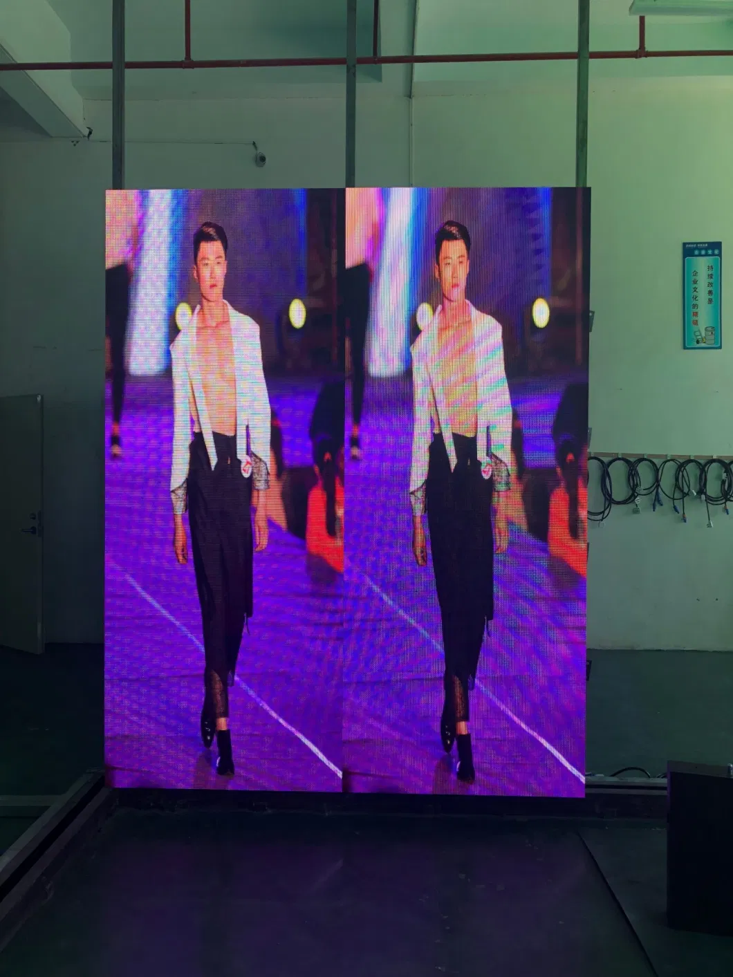 2PCS 1mx2.5m Indoor P3.91 LED Display Video Wall Screen Iron Cabinet Deisgn for Shop
