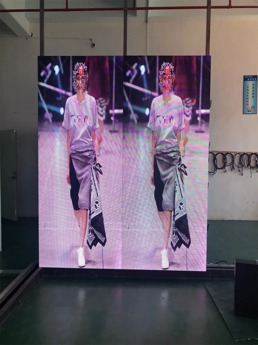 2PCS 1mx2.5m Indoor P3.91 LED Display Video Wall Screen Iron Cabinet Deisgn for Shop