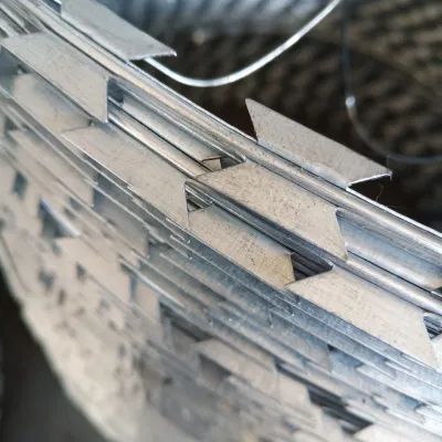 Heiß getauchte, galvanisierte Concertina-Stacheldraht-450mm-Spule BTO-22