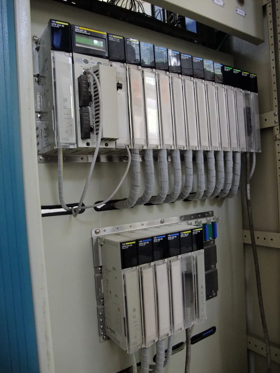 PLC Control Cabinet with HMI, Industry Automation