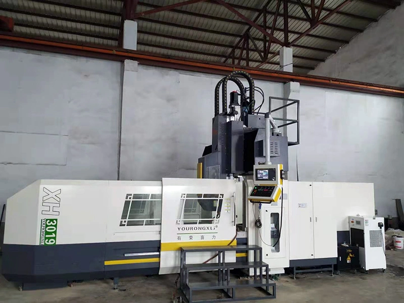 Strong Adaptability to Machining Complex Shape Parts CNC Gantry Machining Center