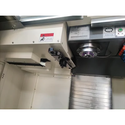 Fresa a posizionamento rapido Centro di lavorazione per foratura CNC per impianti elettrici Settore (NV-1270)