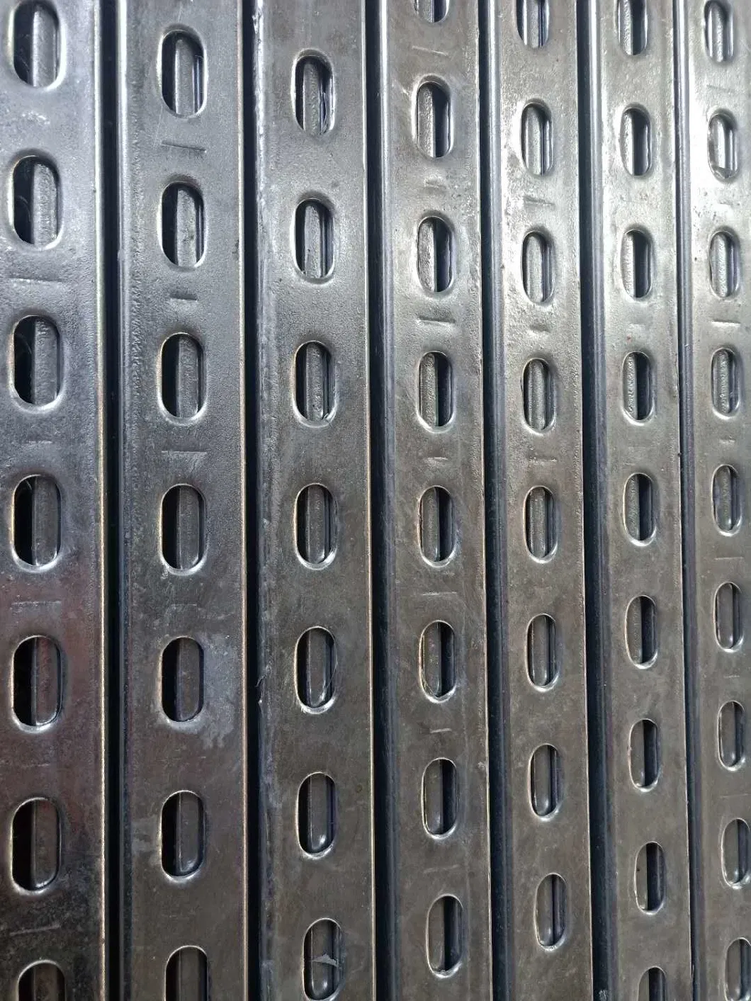 Carbon Steel Zinc Hot DIP Galvanized Pre-Galvanized C Channel C Purlin for Seismic Support System Cable Tray Support System