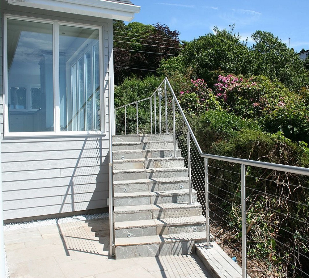 Outdoor 316L Balcony Railing Design New Cable Railing Stainless Steel Balustrade Price