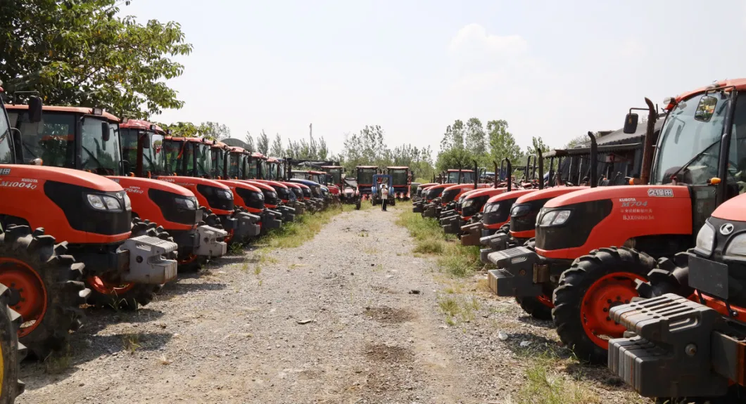 Four Wheel Farm Tractor Kubota M854kq 85HP Agricultural Machinery CE