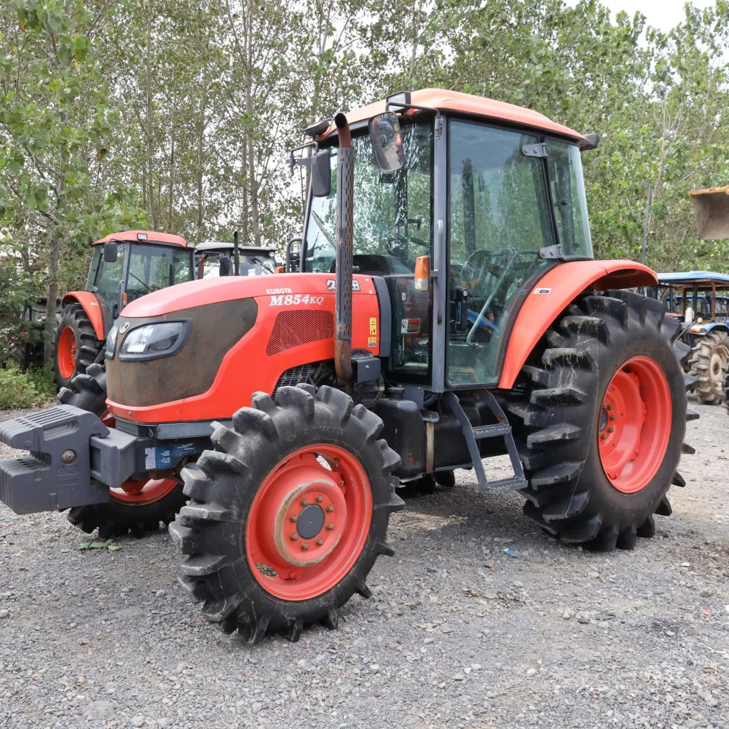 Four Wheel Farm Tractor Kubota M854kq 85HP Agricultural Machinery CE