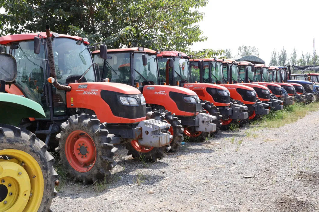 Four Wheel Farm Tractor Kubota M854kq 85HP Agricultural Machinery CE