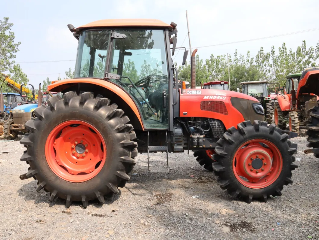 Four Wheel Farm Tractor Kubota M854kq 85HP Agricultural Machinery CE