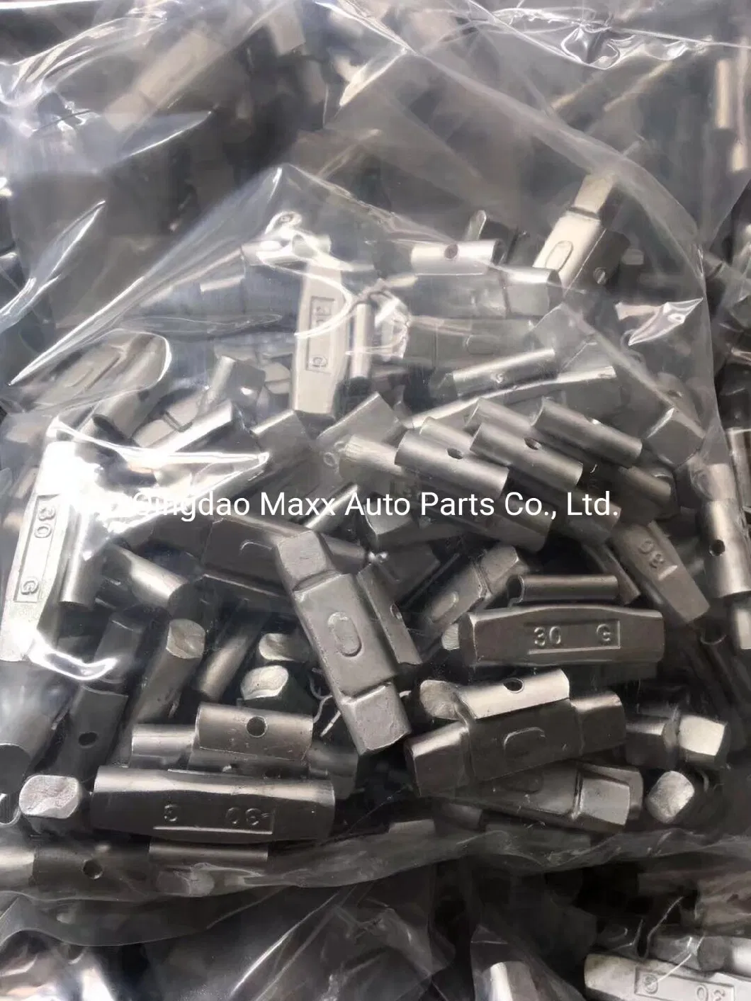 Manufacturer Qingdao Maxx Auto Parts Supply Pb Lead Clip Wheel Balancing Weight for Car and Truck
