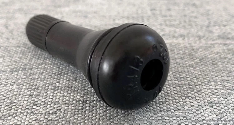 Auto Accessories/Car Accessory for Tr412 Tr413 Tr414 Snap in Tubeless Rubber Tire Valve/Tyre Valve