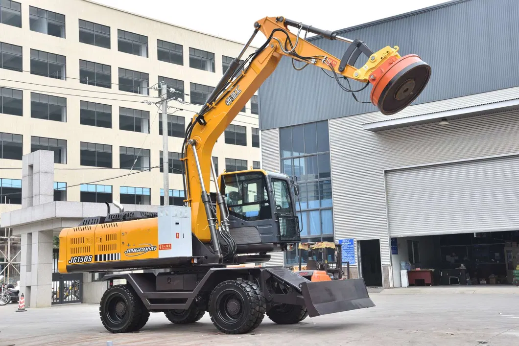 Electromagnet Lifting Excavator in Scraps Iron Factory