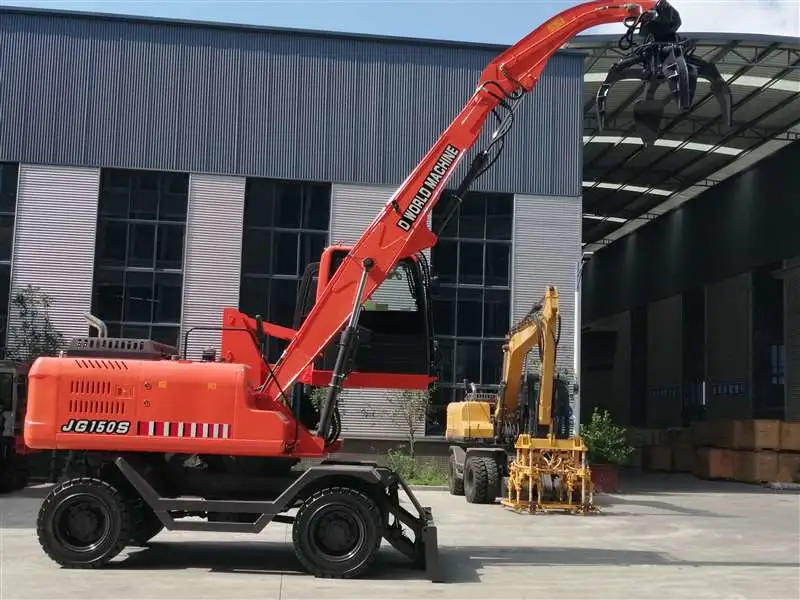 13 Ton Wheeled Excavator with Four-Valve Gripping Attachment for Scrap Iron with Steel Scraps