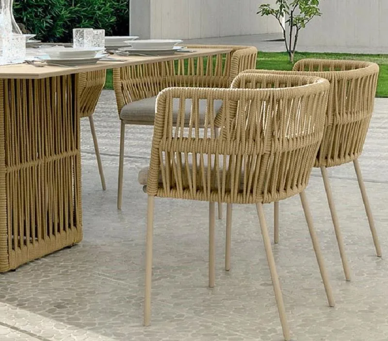Outdoor Unique Creative Design Dining Table and Rattan Chairs Garden Furniture
